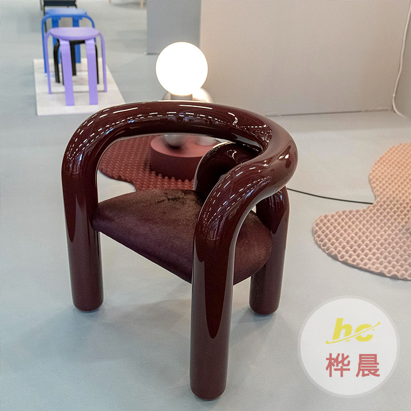 商場(chǎng)玻璃鋼座椅防腐木坐凳裝飾戶外休閑長(zhǎng)凳美陳廣場(chǎng)中空休息椅子